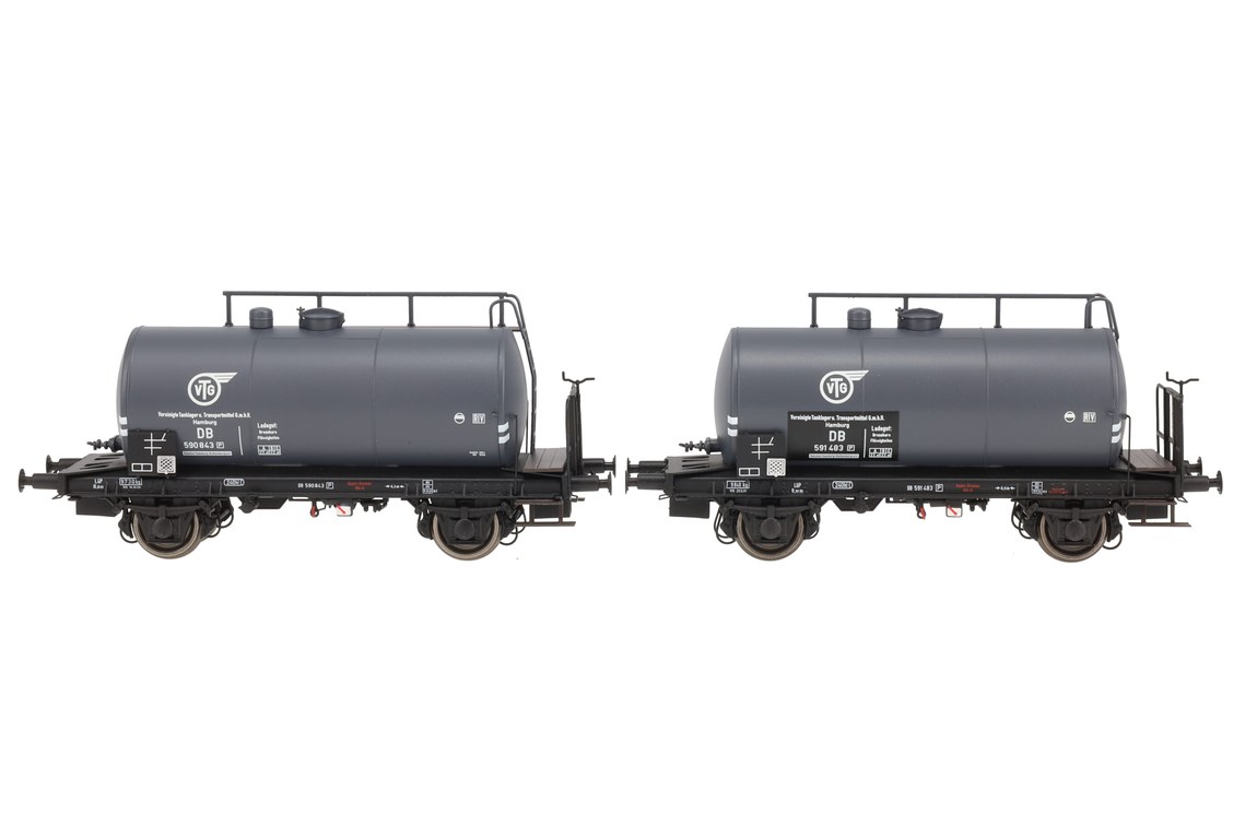 商品詳細 メーカー Exact-Train スケール H0 お届け時期 お届けの目安の記載を必ずご確認ください。 在庫について 在庫管理に関しましては細心の注意を払っておりますが、他サイトとの併売の為、在庫切れの場合がございます。万が一売り切れの場合はメールにてご連絡させていただきます。 予約商品について 銀行振込・コンビニ決済のお支払い期限はご注文日から14日以内となります。 予約品の決済方法は代引き・クレジット決済をご選択ください。 発売予定日は、確定日ではありません。発売が大幅に延期または中止になることがございます。 また、メーカー都合により入荷数量を一方的に減らされ、ご注文いただきました数量が入荷出来ない場合が稀にございます。 万が一、ご注文分の確保が出来ない場合、メールにてご連絡させていただきます。ご不便をお掛けしますがご理解のほどよろしくお願いいたします。 ご注意事項 輸入品の性質上箱に傷みなどある場合がございますので予めご了承ください。