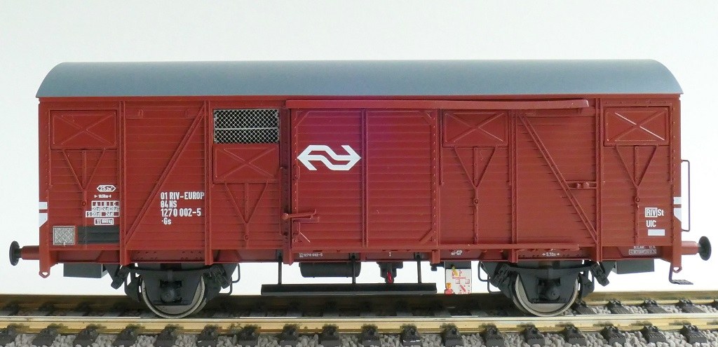 商品詳細 メーカー Exact-Train スケール H0 お届け時期 お届けの目安の記載を必ずご確認ください。 在庫について 在庫管理に関しましては細心の注意を払っておりますが、他サイトとの併売の為、在庫切れの場合がございます。万が一売り切れの場合はメールにてご連絡させていただきます。 予約商品について 銀行振込・コンビニ決済のお支払い期限はご注文日から14日以内となります。 予約品の決済方法は代引き・クレジット決済をご選択ください。 発売予定日は、確定日ではありません。発売が大幅に延期または中止になることがございます。 また、メーカー都合により入荷数量を一方的に減らされ、ご注文いただきました数量が入荷出来ない場合が稀にございます。 万が一、ご注文分の確保が出来ない場合、メールにてご連絡させていただきます。ご不便をお掛けしますがご理解のほどよろしくお願いいたします。 ご注意事項 輸入品の性質上箱に傷みなどある場合がございますので予めご了承ください。