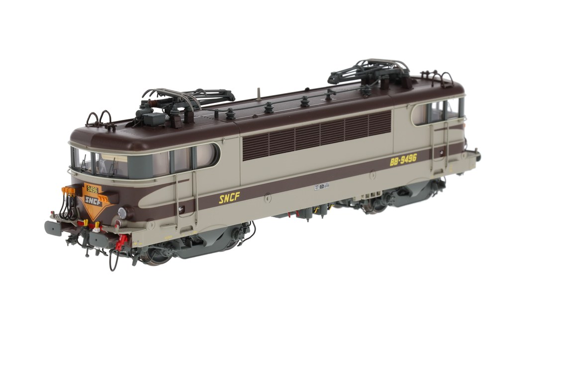 商品詳細 メーカー LS Models スケール H0 お届け時期 お届けの目安の記載を必ずご確認ください。 在庫について 在庫管理に関しましては細心の注意を払っておりますが、他サイトとの併売の為、在庫切れの場合がございます。万が一売り切れの場合はメールにてご連絡させていただきます。 予約商品について 銀行振込・コンビニ決済のお支払い期限はご注文日から14日以内となります。 予約品の決済方法は代引き・クレジット決済をご選択ください。 発売予定日は、確定日ではありません。発売が大幅に延期または中止になることがございます。 また、メーカー都合により入荷数量を一方的に減らされ、ご注文いただきました数量が入荷出来ない場合が稀にございます。 万が一、ご注文分の確保が出来ない場合、メールにてご連絡させていただきます。ご不便をお掛けしますがご理解のほどよろしくお願いいたします。 ご注意事項 輸入品の性質上箱に傷みなどある場合がございますので予めご了承ください。