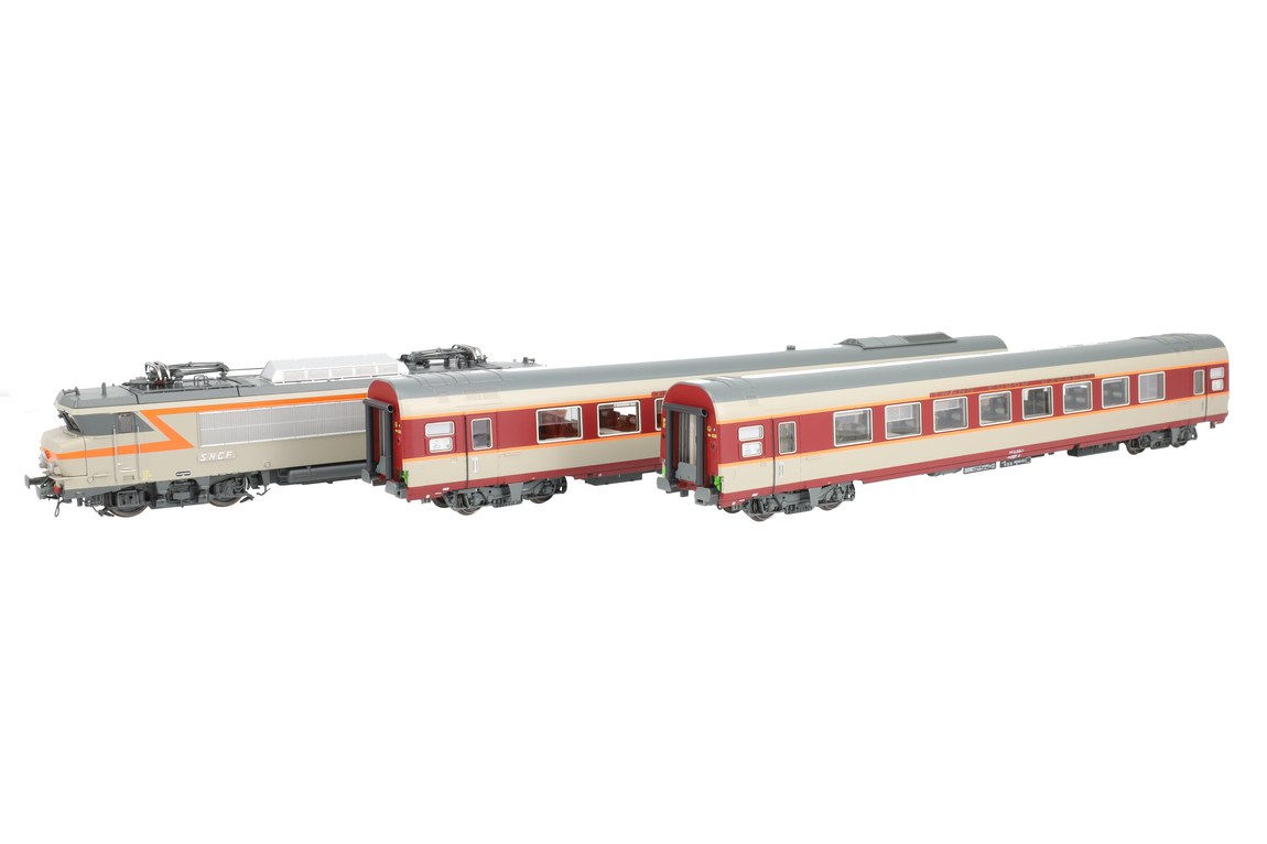 商品詳細 メーカー LS Models スケール H0 お届け時期 お届けの目安の記載を必ずご確認ください。 在庫について 在庫管理に関しましては細心の注意を払っておりますが、他サイトとの併売の為、在庫切れの場合がございます。万が一売り切れの場合はメールにてご連絡させていただきます。 予約商品について 銀行振込・コンビニ決済のお支払い期限はご注文日から14日以内となります。 予約品の決済方法は代引き・クレジット決済をご選択ください。 発売予定日は、確定日ではありません。発売が大幅に延期または中止になることがございます。 また、メーカー都合により入荷数量を一方的に減らされ、ご注文いただきました数量が入荷出来ない場合が稀にございます。 万が一、ご注文分の確保が出来ない場合、メールにてご連絡させていただきます。ご不便をお掛けしますがご理解のほどよろしくお願いいたします。 ご注意事項 輸入品の性質上箱に傷みなどある場合がございますので予めご了承ください。