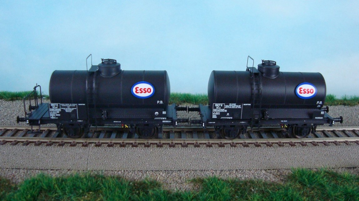 商品詳細 メーカー LS Models スケール H0 お届け時期 お届けの目安の記載を必ずご確認ください。 在庫について 在庫管理に関しましては細心の注意を払っておりますが、他サイトとの併売の為、在庫切れの場合がございます。万が一売り切れの場合はメールにてご連絡させていただきます。 予約商品について 銀行振込・コンビニ決済のお支払い期限はご注文日から14日以内となります。 予約品の決済方法は代引き・クレジット決済をご選択ください。 発売予定日は、確定日ではありません。発売が大幅に延期または中止になることがございます。 また、メーカー都合により入荷数量を一方的に減らされ、ご注文いただきました数量が入荷出来ない場合が稀にございます。 万が一、ご注文分の確保が出来ない場合、メールにてご連絡させていただきます。ご不便をお掛けしますがご理解のほどよろしくお願いいたします。 ご注意事項 輸入品の性質上箱に傷みなどある場合がございますので予めご了承ください。
