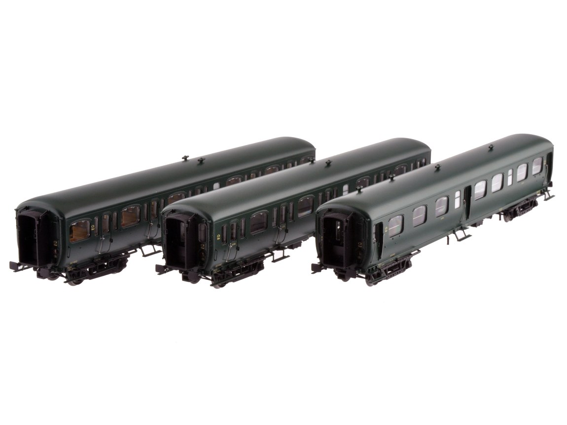 商品詳細 メーカー LS Models スケール H0 お届け時期 お届けの目安の記載を必ずご確認ください。 在庫について 在庫管理に関しましては細心の注意を払っておりますが、他サイトとの併売の為、在庫切れの場合がございます。万が一売り切れの場合はメールにてご連絡させていただきます。 予約商品について 銀行振込・コンビニ決済のお支払い期限はご注文日から14日以内となります。 予約品の決済方法は代引き・クレジット決済をご選択ください。 発売予定日は、確定日ではありません。発売が大幅に延期または中止になることがございます。 また、メーカー都合により入荷数量を一方的に減らされ、ご注文いただきました数量が入荷出来ない場合が稀にございます。 万が一、ご注文分の確保が出来ない場合、メールにてご連絡させていただきます。ご不便をお掛けしますがご理解のほどよろしくお願いいたします。 ご注意事項 輸入品の性質上箱に傷みなどある場合がございますので予めご了承ください。