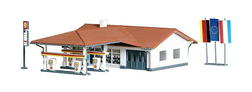 ▶ PRODUCT DETAILS メーカー Faller スケール N 電源方式 デジタルデコーダー 非搭載 ⚠ 海外製品に関するご案内 本製品は精密な鉄道模型のため、製造工程上、個体差が見られる場合がございます。微細な塗装の個体差・パーツのわずかなズレ・ケース／外箱の軽微なダメージ等がこれに該当します。これらはメーカー基準で良品とされており、当店でも良品として取り扱っております。あらかじめご了承ください。 ▶ NOTICE お届け時期について お届けの目安の記載を必ずご確認ください。 在庫について 在庫管理に関しましては細心の注意を払っておりますが、他サイトとの併売のため、在庫切れの場合がございます。万が一売り切れの場合はメールにてご連絡させていただきます。 ご注意事項 輸入品の性質上、外箱に傷みなどがある場合がございます。あらかじめご了承ください。