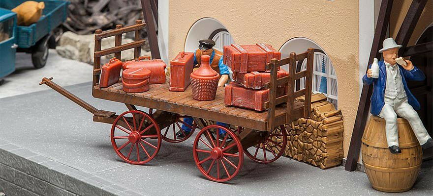 ▶ PRODUCT DETAILS メーカー Faller スケール G 電源方式 デジタルデコーダー 非搭載 ⚠ 海外製品に関するご案内 本製品は精密な鉄道模型のため、製造工程上、個体差が見られる場合がございます。微細な塗装の個体差・パーツのわずかなズレ・ケース／外箱の軽微なダメージ等がこれに該当します。これらはメーカー基準で良品とされており、当店でも良品として取り扱っております。あらかじめご了承ください。 ▶ NOTICE お届け時期について お届けの目安の記載を必ずご確認ください。 在庫について 在庫管理に関しましては細心の注意を払っておりますが、他サイトとの併売のため、在庫切れの場合がございます。万が一売り切れの場合はメールにてご連絡させていただきます。 ご注意事項 輸入品の性質上、外箱に傷みなどがある場合がございます。あらかじめご了承ください。