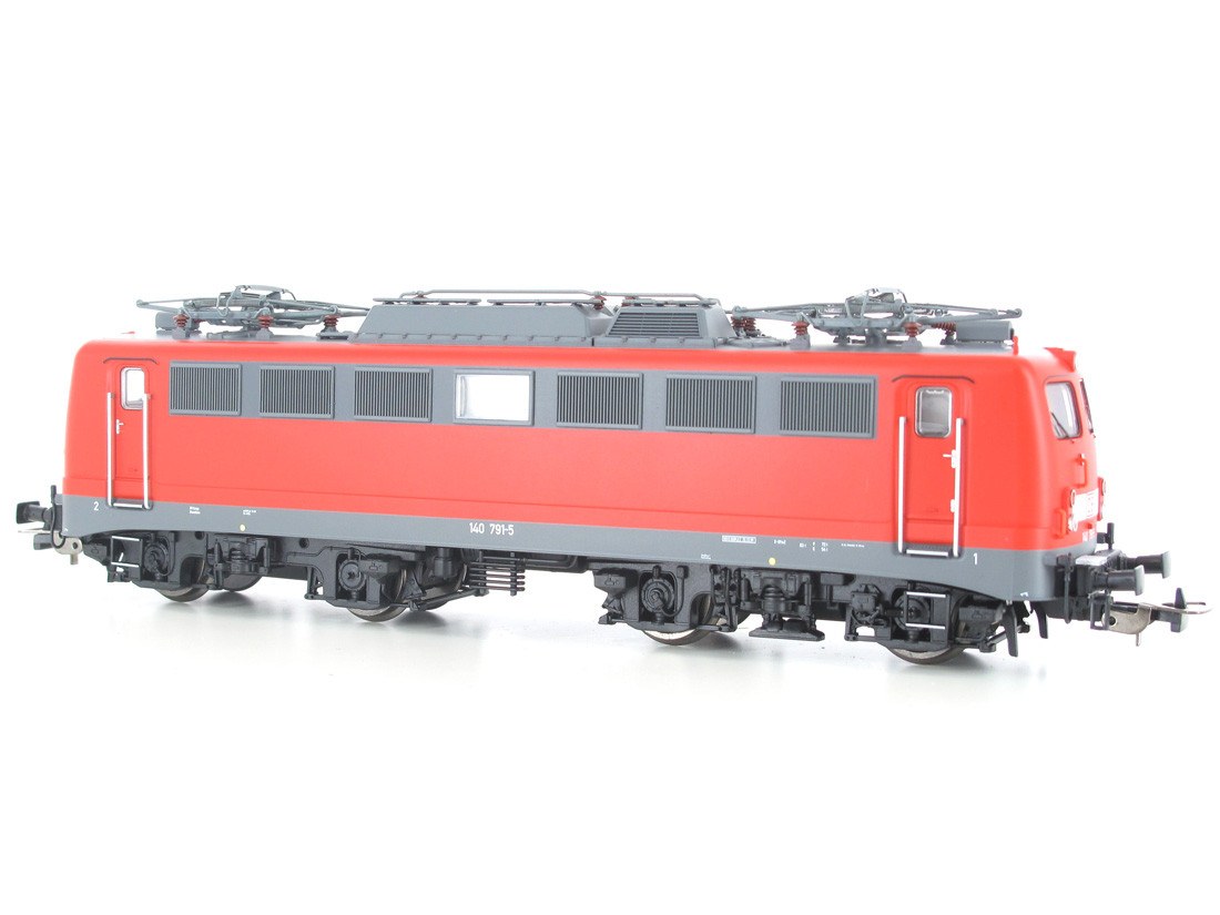 商品詳細 メーカー Piko スケール HO お届け時期 お届けの目安の記載を必ずご確認ください。 在庫について 在庫管理に関しましては細心の注意を払っておりますが、他サイトとの併売の為、在庫切れの場合がございます。万が一売り切れの場合はメールにてご連絡させていただきます。 予約商品について 銀行振込・コンビニ決済のお支払い期限はご注文日から14日以内となります。 予約品の決済方法は代引き・クレジット決済をご選択ください。 発売予定日は、確定日ではありません。発売が大幅に延期または中止になることがございます。 また、メーカー都合により入荷数量を一方的に減らされ、ご注文いただきました数量が入荷出来ない場合が稀にございます。 万が一、ご注文分の確保が出来ない場合、メールにてご連絡させていただきます。ご不便をお掛けしますがご理解のほどよろしくお願いいたします。 ご注意事項 輸入品の性質上箱に傷みなどある場合がございますので予めご了承ください。