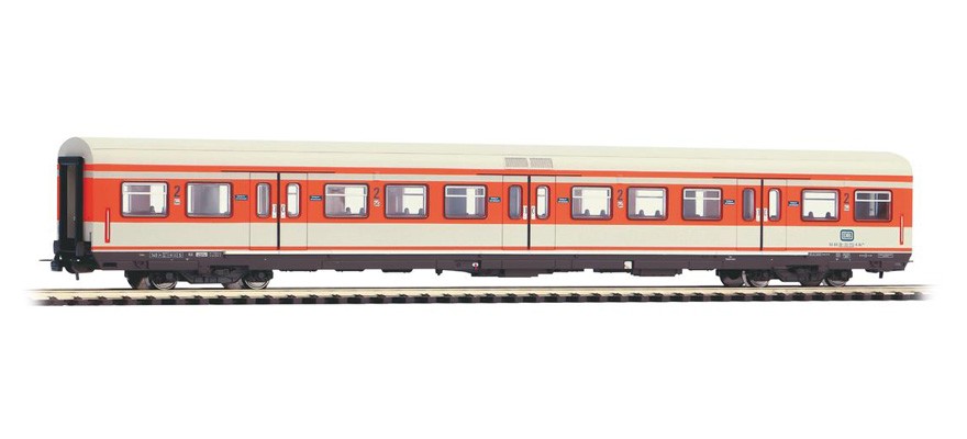▶ PRODUCT DETAILS メーカー Piko スケール H0 電源方式 DC デジタルデコーダー 非搭載 ⚠ 海外製品に関するご案内 本製品は精密な鉄道模型のため、製造工程上、個体差が見られる場合がございます。微細な塗装の個体差・パーツのわずかなズレ・ケース／外箱の軽微なダメージ等がこれに該当します。これらはメーカー基準で良品とされており、当店でも良品として取り扱っております。あらかじめご了承ください。 ▶ NOTICE お届け時期について お届けの目安の記載を必ずご確認ください。 在庫について 在庫管理に関しましては細心の注意を払っておりますが、他サイトとの併売のため、在庫切れの場合がございます。万が一売り切れの場合はメールにてご連絡させていただきます。 ご注意事項 輸入品の性質上、外箱に傷みなどがある場合がございます。あらかじめご了承ください。
