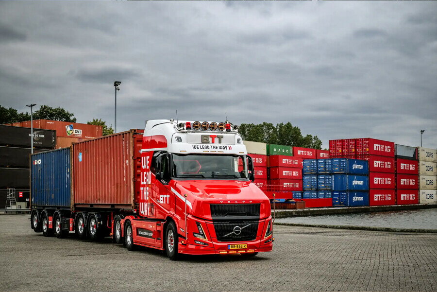 2026年発売予定 VLASTUIN TORPEDO VT5 AERO GLOBETROTTER XXL 6X2 2CONNECT COMBI TRAILER BTT / WSI 1/50 建設機械 模型