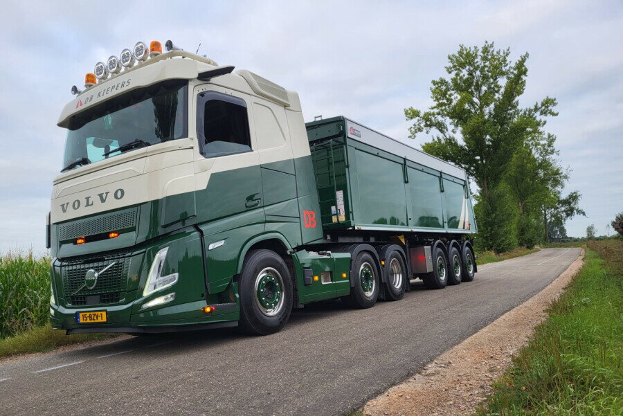 Rakuten - 【予約】2026年発売予定 Volvoボルボ FH AERO SLEEPER CAB 6X2 TWIN STEER ティッパートレーラー DB Kiepers / WSI 1/50 建設機械 模型