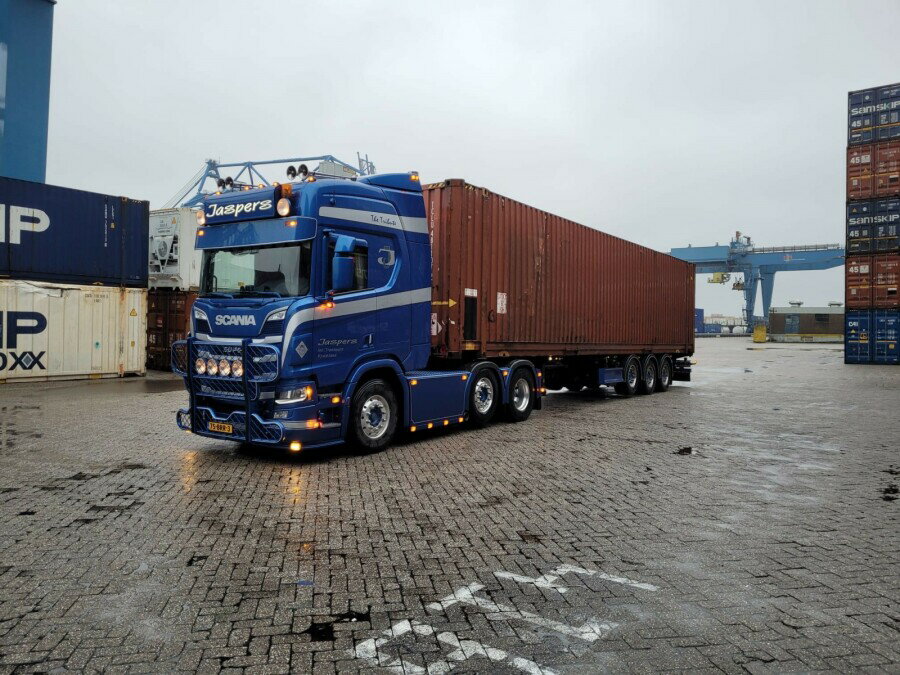 【予約】10-12月以降発売予定JASPERS INTERNATIONAAL TRANSPORT; SCANIAスカニア R HIGHLINE 6X2 TWINSTEER CONTAINER TRAILER 3軸 WITH 45 FT CONTAINER /WSI トラックコンテナ 1/50 建設機械模型 ミニチュア ミニカー