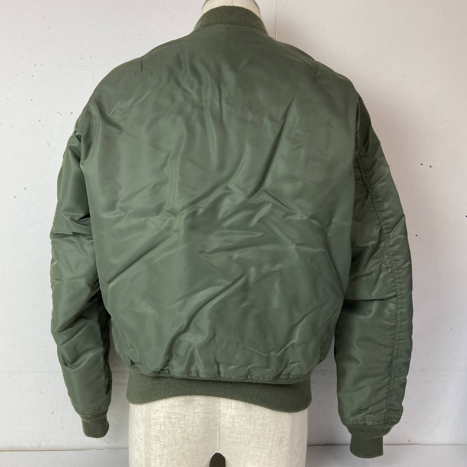 04w3064〓※【中古】AVIREX アヴィレックス MA-1 COMMERCIAL フライトジャケット 8415-818-7352 セージグリーン Mサイズ 【八王子店】