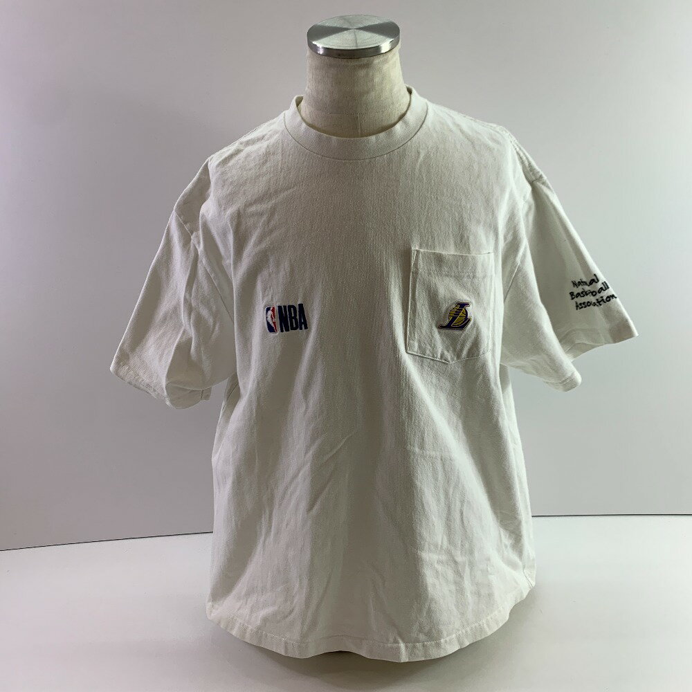 樂天商城 - 04w6250▽※【中古】フリークスストア FREAKS STORE 23SS 別注NBA BIGロゴ レイカーズロゴ ワッペンTEE メンズ M ホワイト 232-12129【八王子店】