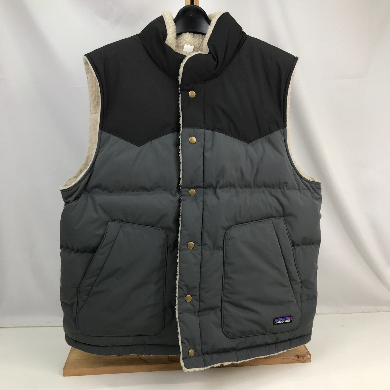 【中古】PATAGONIA パタゴニア リバーシブル ダウンベスト RN51884 STY27588 アウトドア メンズ サイズL 白×紺 ホワイト×ネイビー WHITE×NAVY 中古品 01r2328