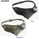 Salomon/サロモン/ACTIVE BELT with Bottle/アクティブベルト 【メーカー説明文】 確実なフィット感と追従した動きを追求した ACTIVE ベルト。 必要なアイテムを、トレイルやスロープ、山道など、どこにでも携帯できます。 軽量ボトルとジェル用の大きなポケットが付いているため、いつでもエネルギーや水分を補給できます。 ●出し入れ簡単 軽量ボトルが斜め45度に傾斜しているため、走りながらでも出し入れが簡単。ジェルなどの小さなアイテムを収納できる、大きなポケットも付いています。 ●使いやすさ 使いやすいクロージャーシステムにより、地形によってベルトのフィット感を簡単に調節できます。 ●汎用性 ハイキングやスキーなどさまざまなアクティビティで最適な水分補給と収納力を発揮。季節や天候を問わず、あらゆる場面で活躍します。 ●ハイドレーション: 3D ボトル（600ml）付き クラシックなボトルよりも人間工学に基づいた 3D 形状のボトル。ヒップへの負担を軽減する正しい位置に固定され、手に取れば、吸い付くようなフィット感です。 ●ファブリック: 3D Mesh 3D Mesh は、優れた通気性と快適さを提供します。 ●ポケット＆コンパートメント キーホルダー×1 ジップ付きポケット×1 ●ベルト: カスタム可能な長さ サイズを自由に調整できます。ベルトの端にあるバックルを開き、適切な長さに切って、バックルを再度閉じるだけです。 ●サステナビリティ：PFC フリー ●重量（g）：94 ●付属品込みの重量（g）：160 ●寸法（長さx幅x奥行cm）：44 x 18 x 9 ●大きさの目安：0L > 5L ●ハイドレーションシステム搭載：ボトル付き ●容量：0.6リットル 【構造】 本体：100% ナイロン 裏地：100% ポリエステル ポケット部分：100% ポリエステル 背面：100% ポリエステル 形状パーツ部分：100% エチレン酢酸ビニル