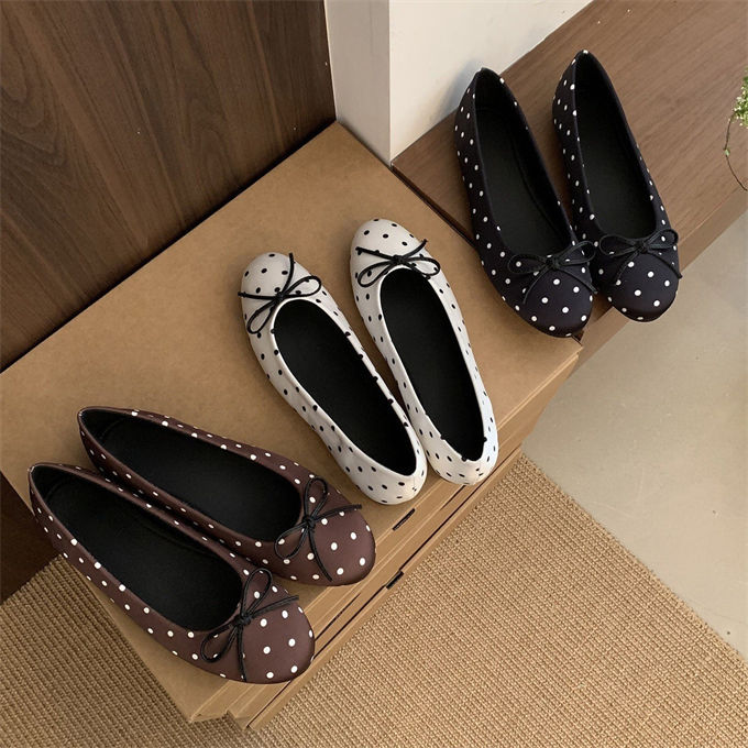 パンプス ぺたんこ レディース バレエシューズ フラットパンプス 水玉柄 リボン 歩...