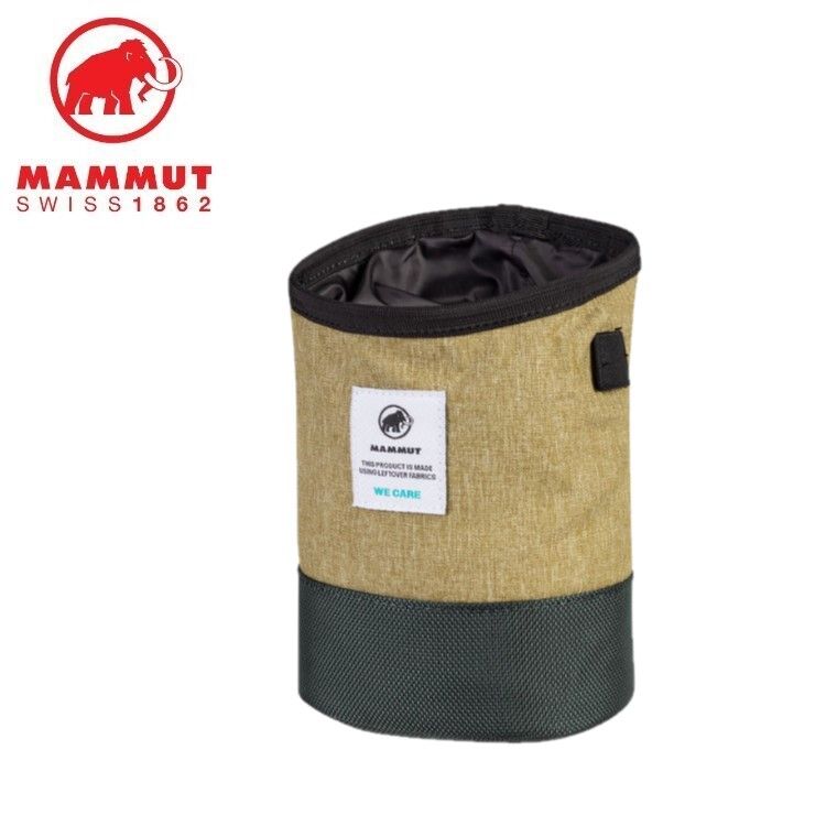 MAMMUT マムート ユニセックス(メンズ レディース) We Care Chalk bag 2050-00360 チョークバッグ 小物 アクセ 軽量 ギフト プレゼント ★送料無料★ We Care Chalk Bagsは,他の製品の生産過程で生じる高品質生地の切り落としで作られた,環境にやさしいユニークなチョークバッグ。もちろん,定評あるマムートの品質基準をクリアしています。変形しない開口部で手の出し入れも簡単。ドローコード開閉式でしっかり密封できます。無駄な粉塵を抑えるライニング付き。特徴SellingPointHartware1060カラーと素材が異なるユニークなデザインでのみお求めいただけます防塵性に優れた高品質ドローコードクロージャーPFCフリー粉塵を抑え,まんべんなくチョークアップできる高品質フリースライニング長さ調節で完璧にフィットする軽量ヒップベルト変形しにくい開口部実寸：（one size）幅約13.0cm,高さ約17.0cm,マチ約8.0cm 2