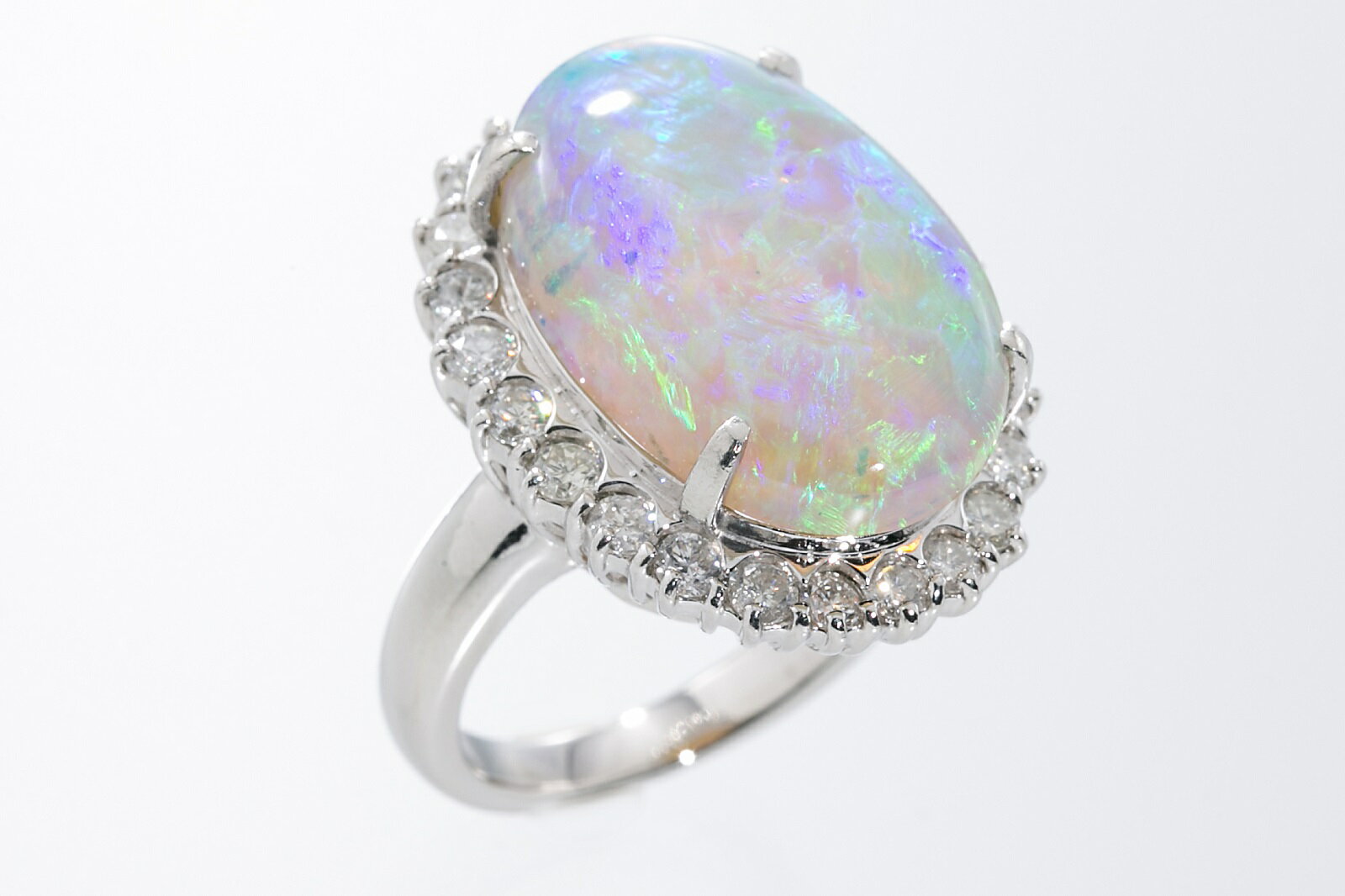オパール・ダイアモンド　プラチナリング　オパール12.39ct　脇ダイヤトータル　1.32ct　Pt900　指輪　　美品　鑑別書付　送料無料　12.5号　サイズ調整無料（5サイズまで）　　　　　【トレジャースポット】【中古】のサムネイル