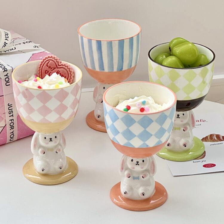 Cups, Cup Bags - 兎柄 マグカップ 高脚カップ 可愛い 高級 ウサギ 容器 おしゃれ 食器 ギフト 誕生日プレゼント 陶器製のマグカップ お土産 学生 友達 家族 女の子 女性 母の日 贈り物 水飲み 直飲み 洗いやすい　 脚付き お茶 牛乳 新生活 一人暮らし