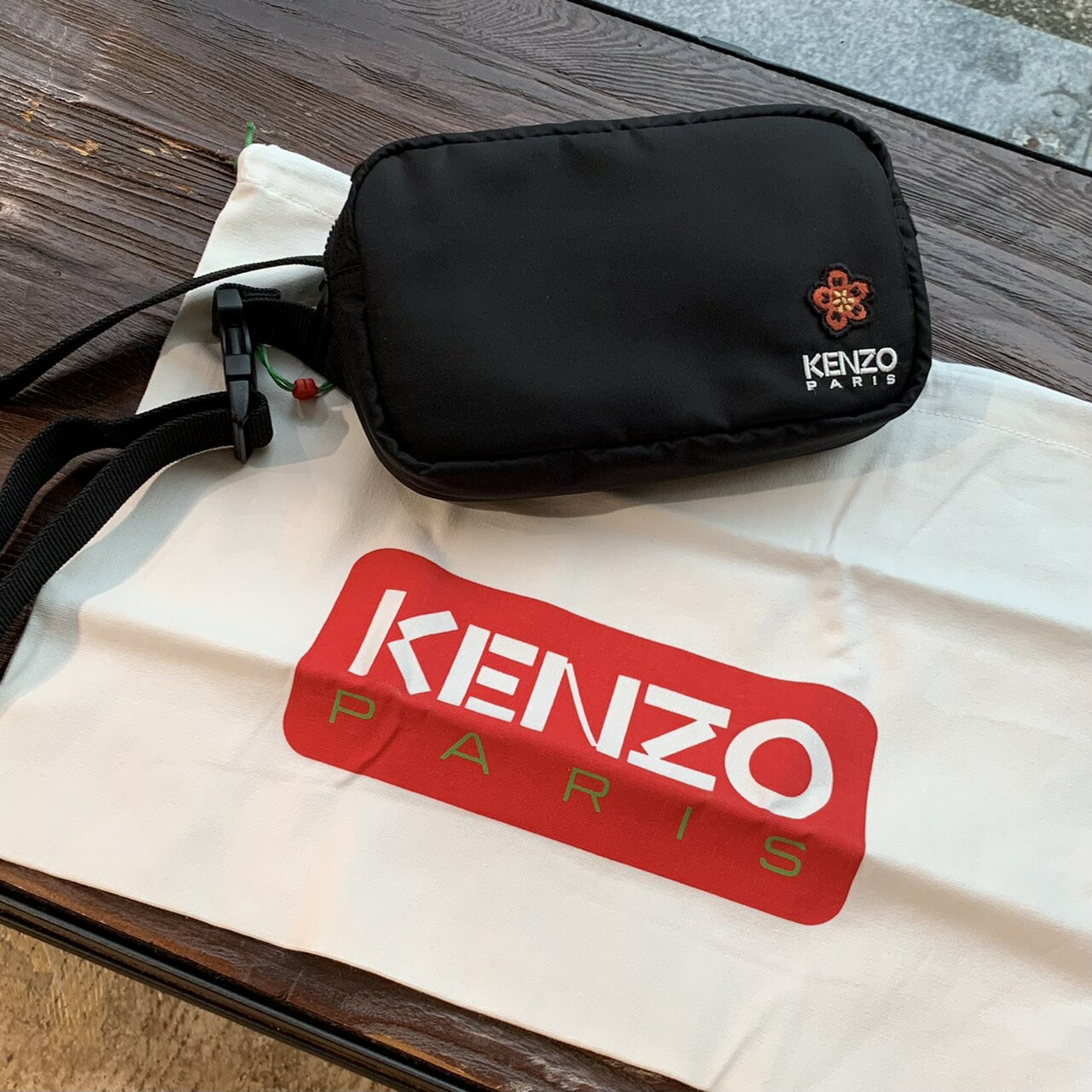 KENZO ケンゾー FC65SA458F25 KENZO CREST クロスボディバッグ ショルダーバッグ ブランド 花 ロゴ お洒落 黒 BLACK ブラック NIGO ニゴ