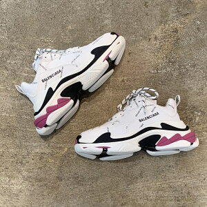 BALENCIAGA バレンシアガ 524039W2FA4 WOMEN’S TRIPLE S TRAINERS ALLOVER LOGO ホワイト ブラック ピンク ロゴ WHITE BLACK PINK 白 黒 ピンク スニーカー 厚底 レディース トリプルS 売れ筋 ブランド