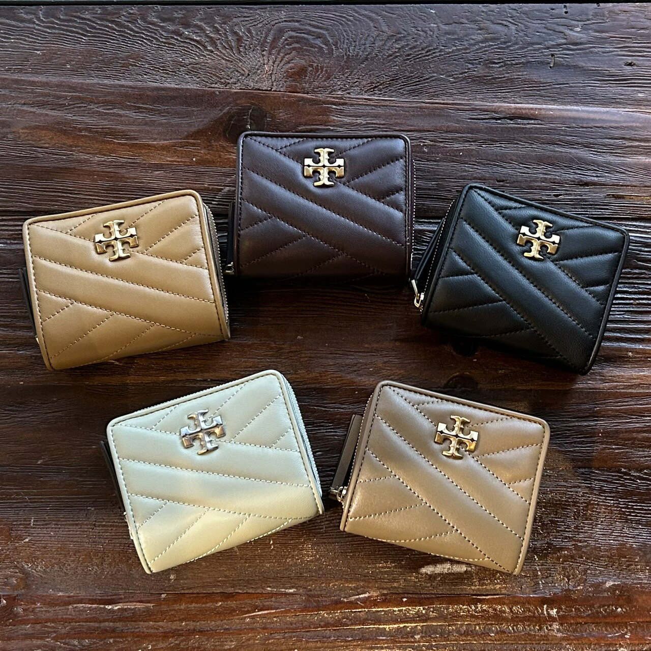 トリーバーチ ToryBurch 90344 KIRA CHEVRON BI-FOLD WALLET ミニ財布 ブランド レディース キラ ロゴ 二つ折り財布のサムネイル
