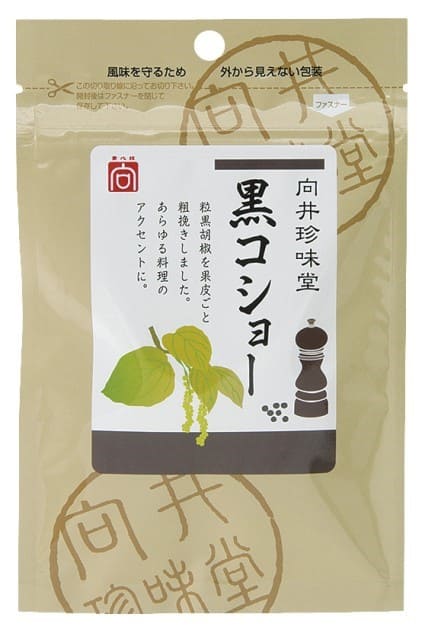 【食べ方・使用方法】 ☆ほんの少しで料理の味をグッとひきたてます。 【保存方法・その他】 ＊直射日光の当たらない、湿気の少ない所で保存してください。 【栄養成分容量当り】 1袋あたり 【栄養成分】 エネルギー 73kcal たんぱく質 2.2g 脂　質 1.2g 炭水化物 13.3g 食塩相当量 0.03g 原材料 黒コショー（マレーシア産）