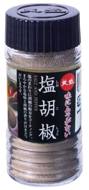 【食べ方・使用方法】 ☆炒め物、揚げ物、ステーキ、和、洋、中華料理に・・・ 【保存方法・その他】 ※直射日光を避け、常温保存。 　　 【栄養成分容量当り】 65gあたり 【栄養成分】 熱量 71.5kcal たんぱく質 2.3g 脂質 1.2g 炭水化物 12.7g 食塩相当量 46.4g 原材料 天日塩（豪州）、黒胡椒、にんにく粉末、生姜粉末、粗製海水塩化マグネシウム、でん粉