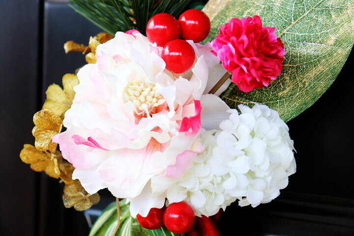 おめでた飾り ピオニーと菊の壁飾り レッドタッセル お正月飾り しめ縄飾り 35cm ...
