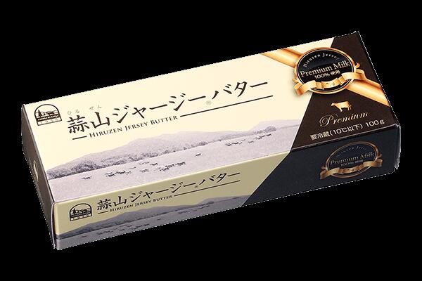 蒜山ジャージーバター（加塩）100g×3個セット。　蒜山ジャージーの生クリームを100％使用した加塩バター。 ミネラル分豊富な塩を使用することでまろやかな味わいに仕上げました。豊かなうまみ。クール便