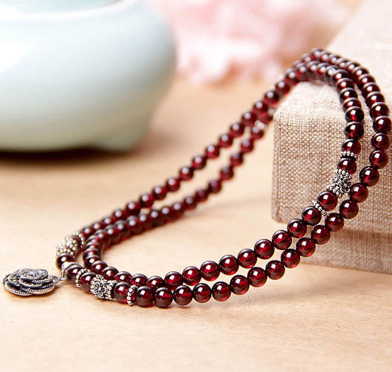 ブランドIUHA 【パワーストーン】天然石 ガーネット 蓮の花 2way 4連ブレスレット ネックレス