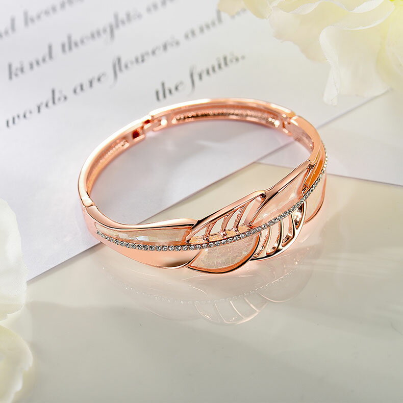 (イウハ) IUHA 【葉脈】 ブレスレット 天然シェル オーストリア産ジルコニア レディース プレゼント ギフト アクセサリー ジュエリー アレルギー対応 変...