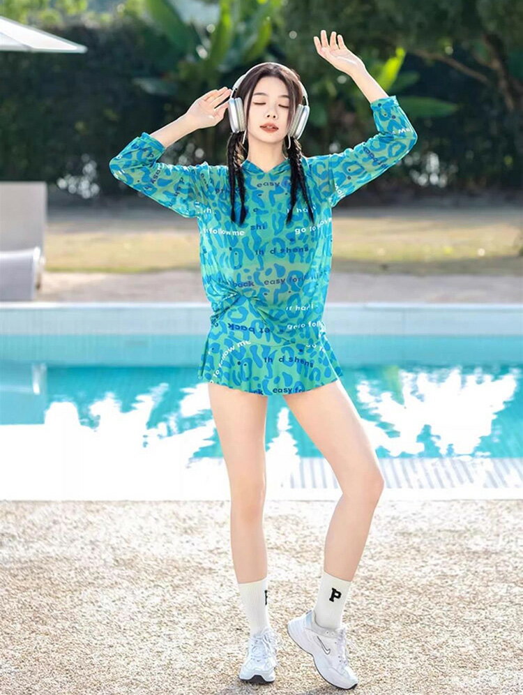 2025新作タンキニ 水着 レディース 体型カバー 長袖シャツ ラッシュガード 3点セット ビキニ セパレート 洋服みたいな水着 UPF50+ 無地 黒 20代 30代 40代 ママ水着 二の腕 お尻 太もも カバーアップ 露出控えめ 大きいサイズ おしゃれ インナーショーツ フィットネス