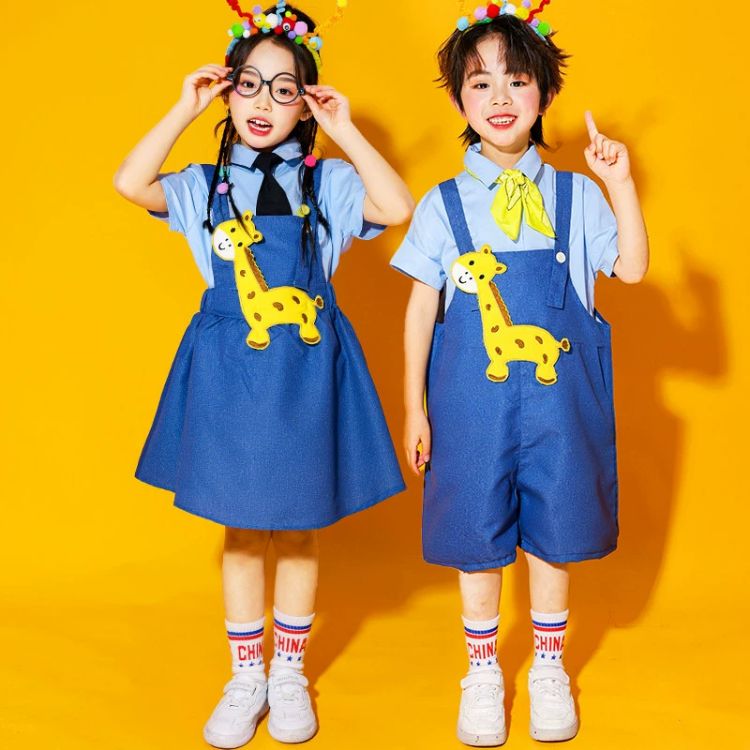 ブルー ダンス衣装 キッズ セットアップ 半袖シャツ キリン柄 サスペンダースカート サスペンダーパンツ 可愛い 韓国 k-pop ヒップホップ 男の子 女の子 発表会 合唱 ダンスウェア キッズ フォーマル 子供服 ステージ衣装 jazz ジャズダンス 団体服 練習着 演出服 110-180cm 3