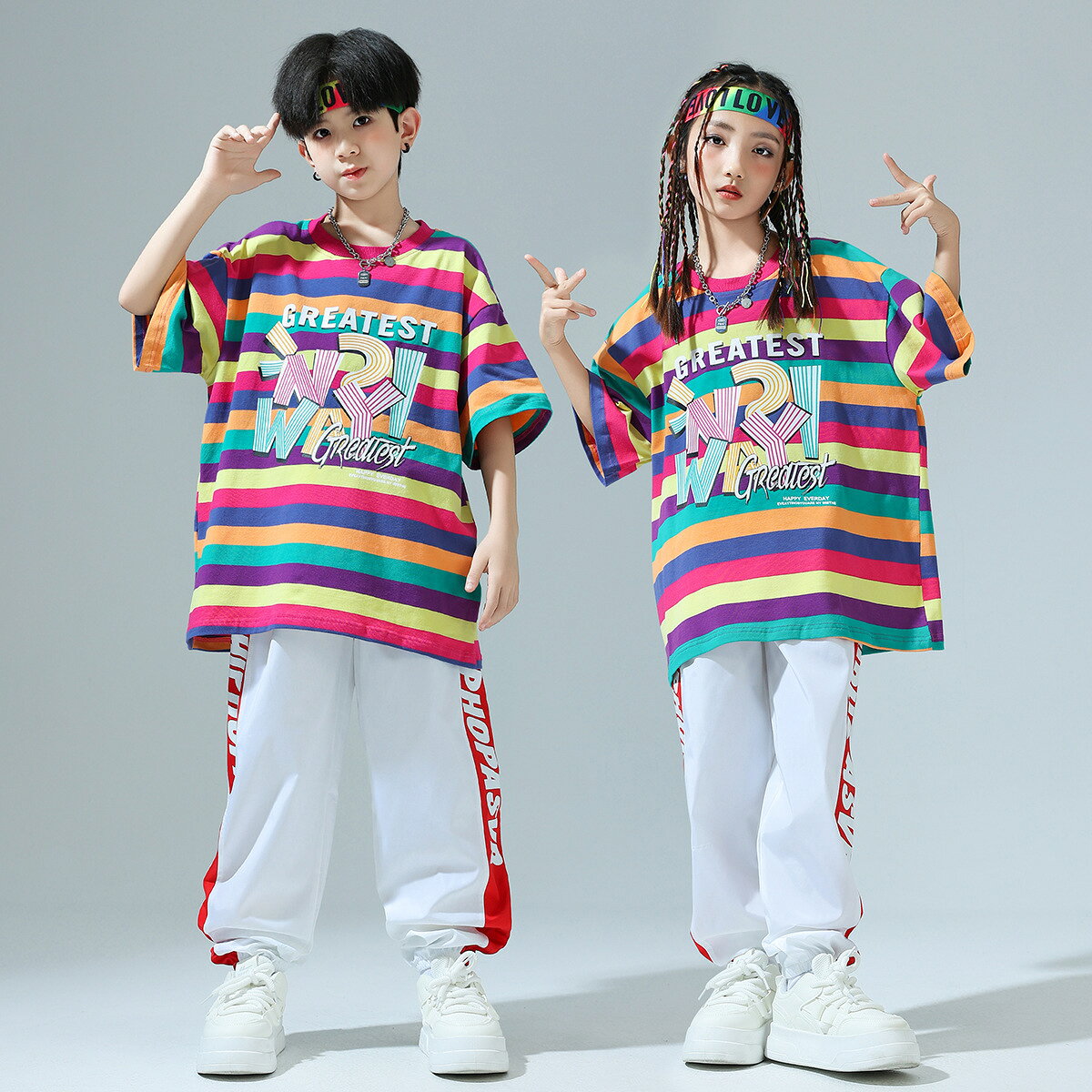 TRENDY FISHのキッズ ダンス衣装 単品 セットアップ 男の子 女の子 半袖 Tシャツ ボーダー柄 レインボー柄 シャツ カジュアルパンツ レッド グリーン ホワイト ゆったり 練習着 レッスン着 習い服 カッコイイ ステージ衣装 ジャズダンス k-pop jazz 舞台服 演出服 発表会 運動会｜アングル2
