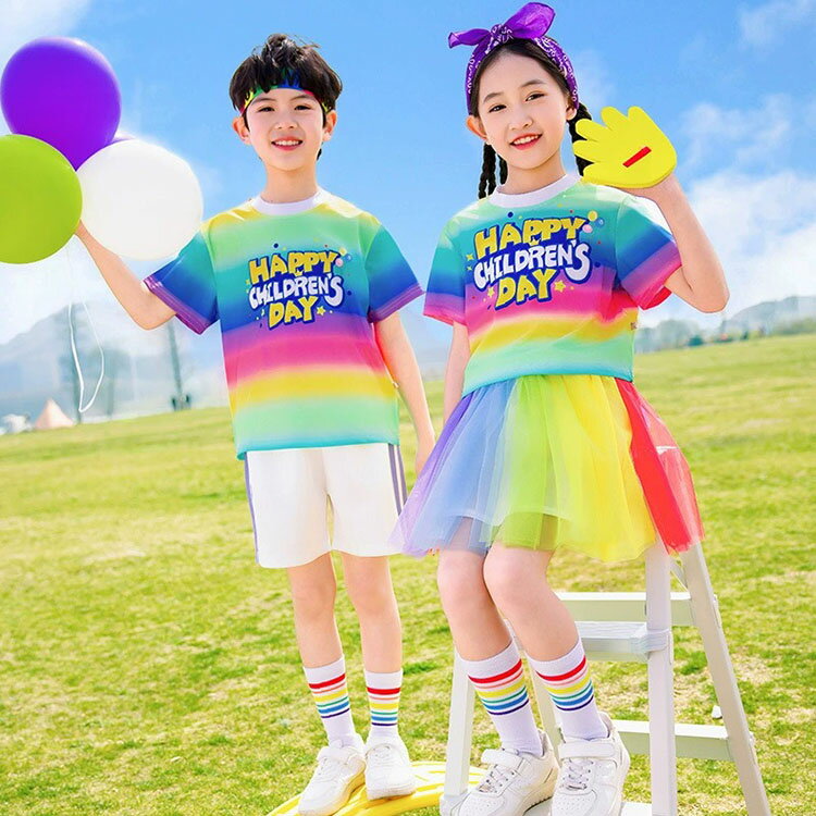 ボーダー柄 カラフルな虹 虹色 カラー チアガール キッズ ダンス衣装 子供服 可愛い 半袖 Tシャツ メッシュスカート 短パン ショーツ ミニスカート 女の子 男の子 HIPHOP JAZZ 幼稚園 応援団 発表会 舞台服 個性派 演出服 練習着 団体服 派手 ステージ衣装 夏用 100-180cm