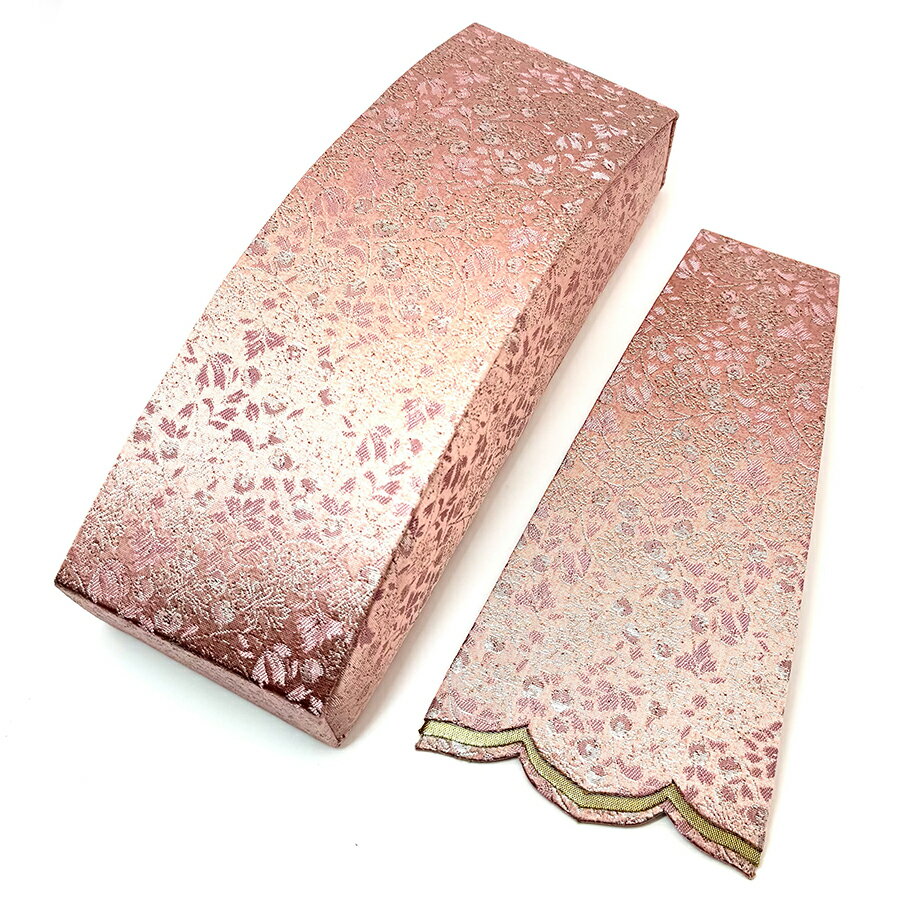 【 口前・尾絹 セット 】13絃用 3号口前と尾絹は山田琴用になりますが、山田流、生田流どちらのお琴にもご使用いただけます。口前のサイズ詳細は以下をご参照ください。≪口前 内寸≫下辺：約25.2cm高さ(中心)：約6.5cm高さ(左右)：約4.2cm※一枚の反物からお作りしているため、商品により柄の位置など多少異なります。予めご了承くださいませ。