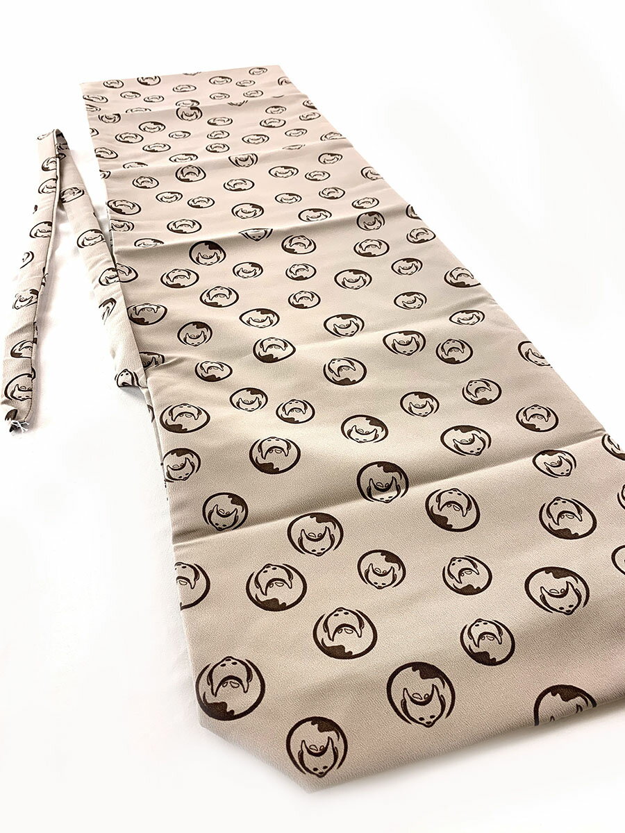 ※一枚の反物からお作りしております為、柄の位置に個体差がございます。