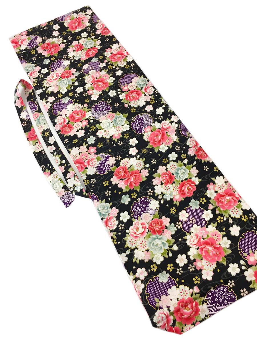 ※一枚の反物からお作りしております為、柄の位置に個体差がございます。