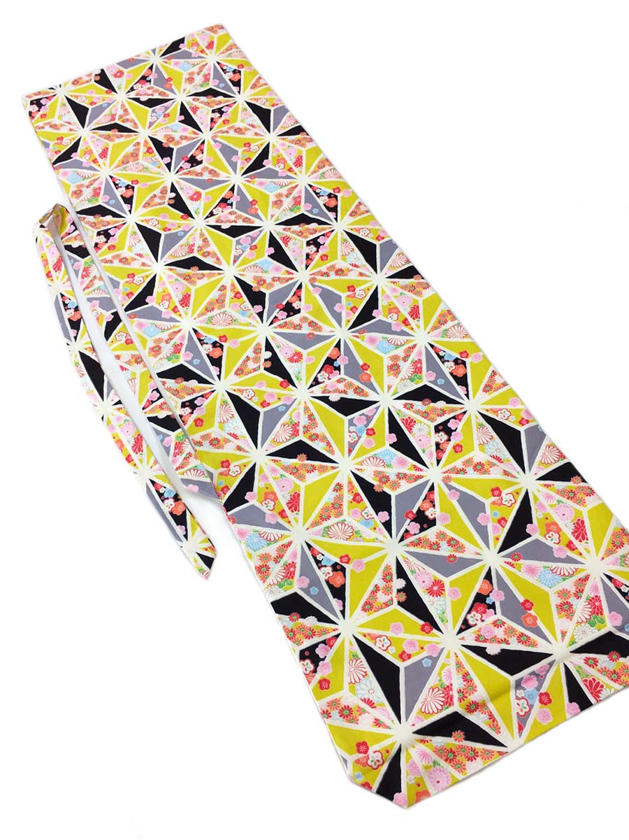 ※一枚の反物からお作りしております為、柄の位置に個体差がございます。