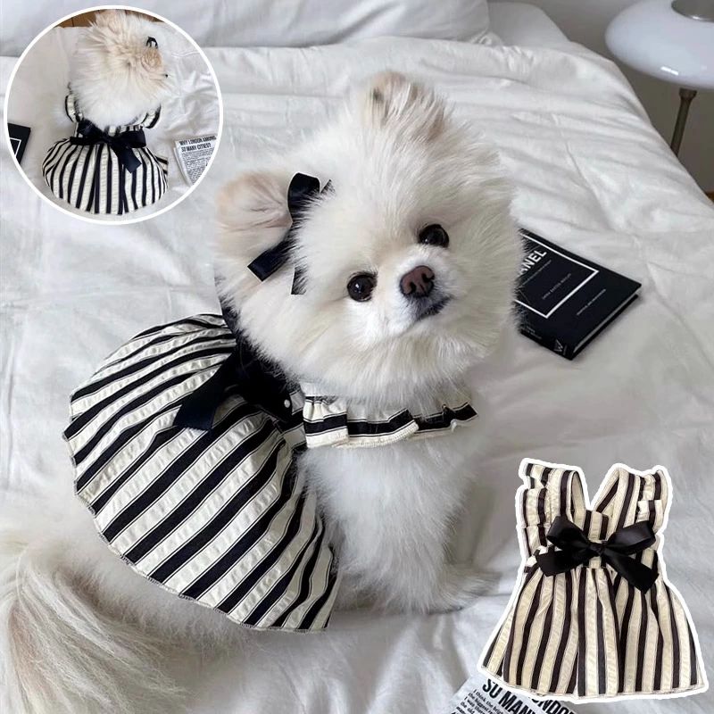 犬服 猫服 いぬ服 ねこ服 ストライプ柄 ドレス リボン付き 夏服 おしゃれ かわいい 小型犬 中型犬 涼しい 快適 ペットウェア ワンピース風 フリルデザイン 軽量 柔らかい お出かけ 上品 クラシカル ガーリー 洋風 可愛いペット服
