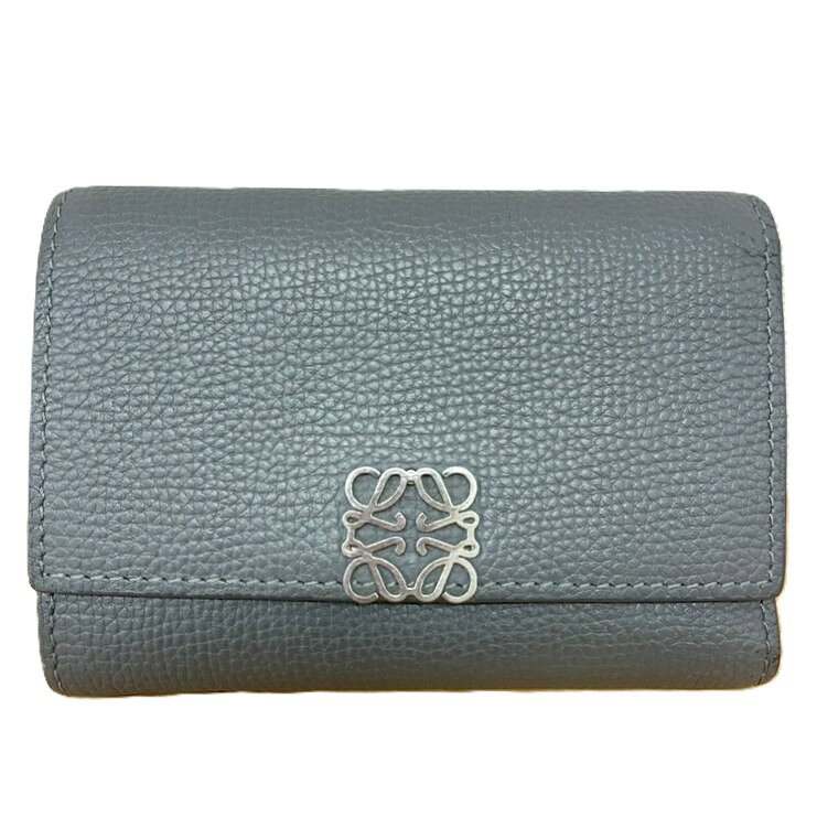 商品情報 ブランド LOEWE ロエベ ライン アナグラム 幅 約11.8cm 高さ 約8cm 奥行き 約2.5cm 付属品 箱、保存袋 色 グレー 備考 小銭入れ、札入れの内側に黒ずみあります。 角スレあります。