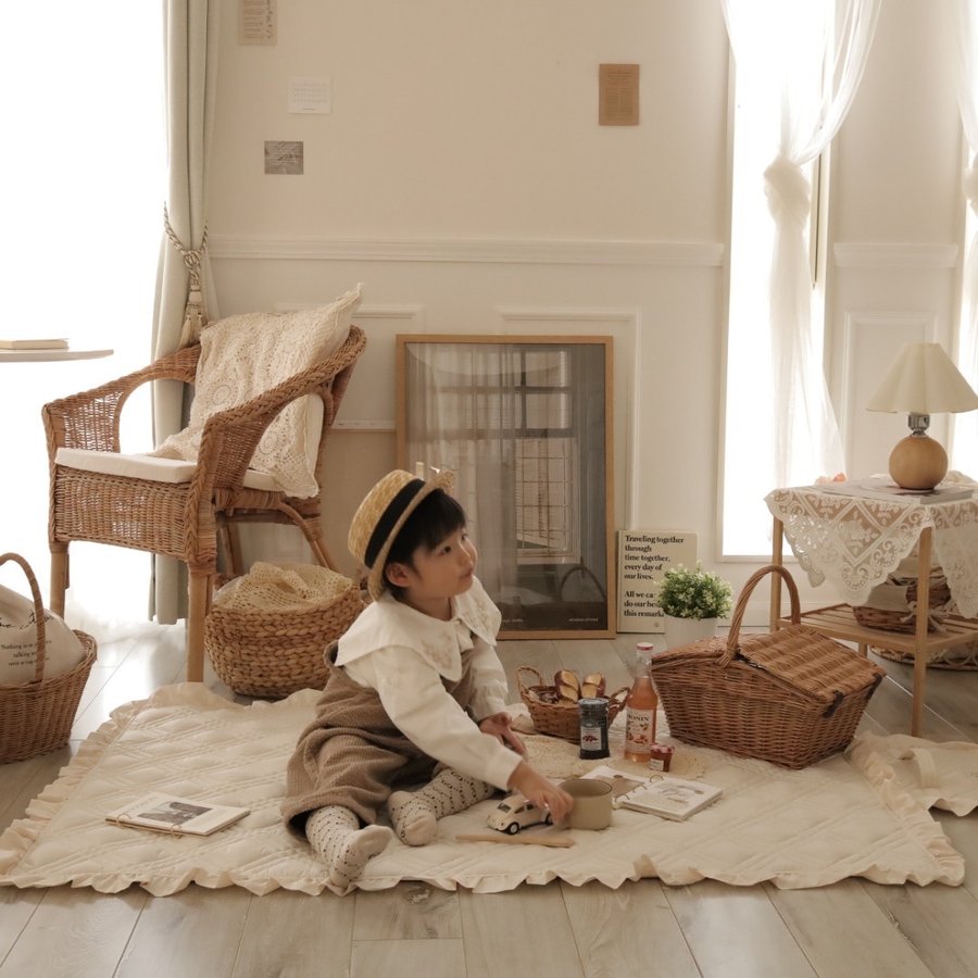 kokoni plus × TRICK HOLIC picnic mat
素材 ポリエステル(裏面防水)
サイズ 約95×145cm(フリル込)