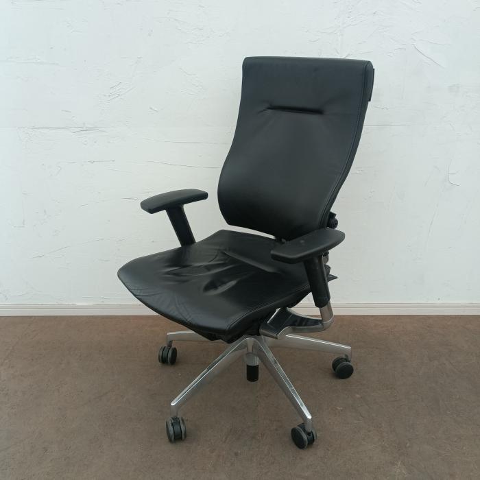 イトーキ スピーナチェア オフィスチェア 肘あり オフィスチェア 肘あり ブラック 中古KE-717LA-Z9T1 クリーニング済みデスクチェア 事務椅子 テレワーク 椅子