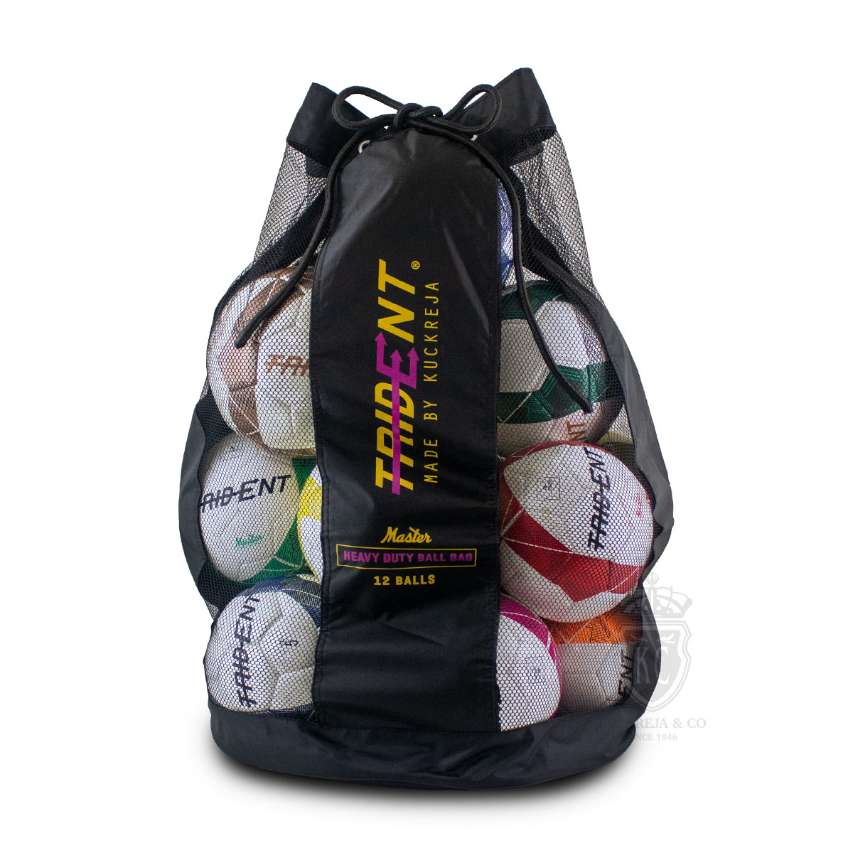 TRIDENT(トライデント) ボールバッグ ボールバッグ巾着型 厚手メッシュ - 12球用 サッカーボールバッグ Trident Heavy Ball Bag Football - 12 Balls サッカーボール12球入る持ち運び便利なボールバッグ ◆何度もテストを重ね、試行錯誤し作られたポリエステル素材のバッグは耐久性抜群です。◆通気性のあるポリエステルメッシュより、濡れたサッカーボールも素早く乾かすことができます。◆便利な頑丈なキャリーストラップ付き。◆関西フットゴルフリーグ運営者兼日本最年少フットゴルフチャンピオンの辻元亮さんにもTRIDENTのボールをご使用頂いております！◆岩手県より発送◆トライデントブランドはお陰様で17周年を迎えます！ 2