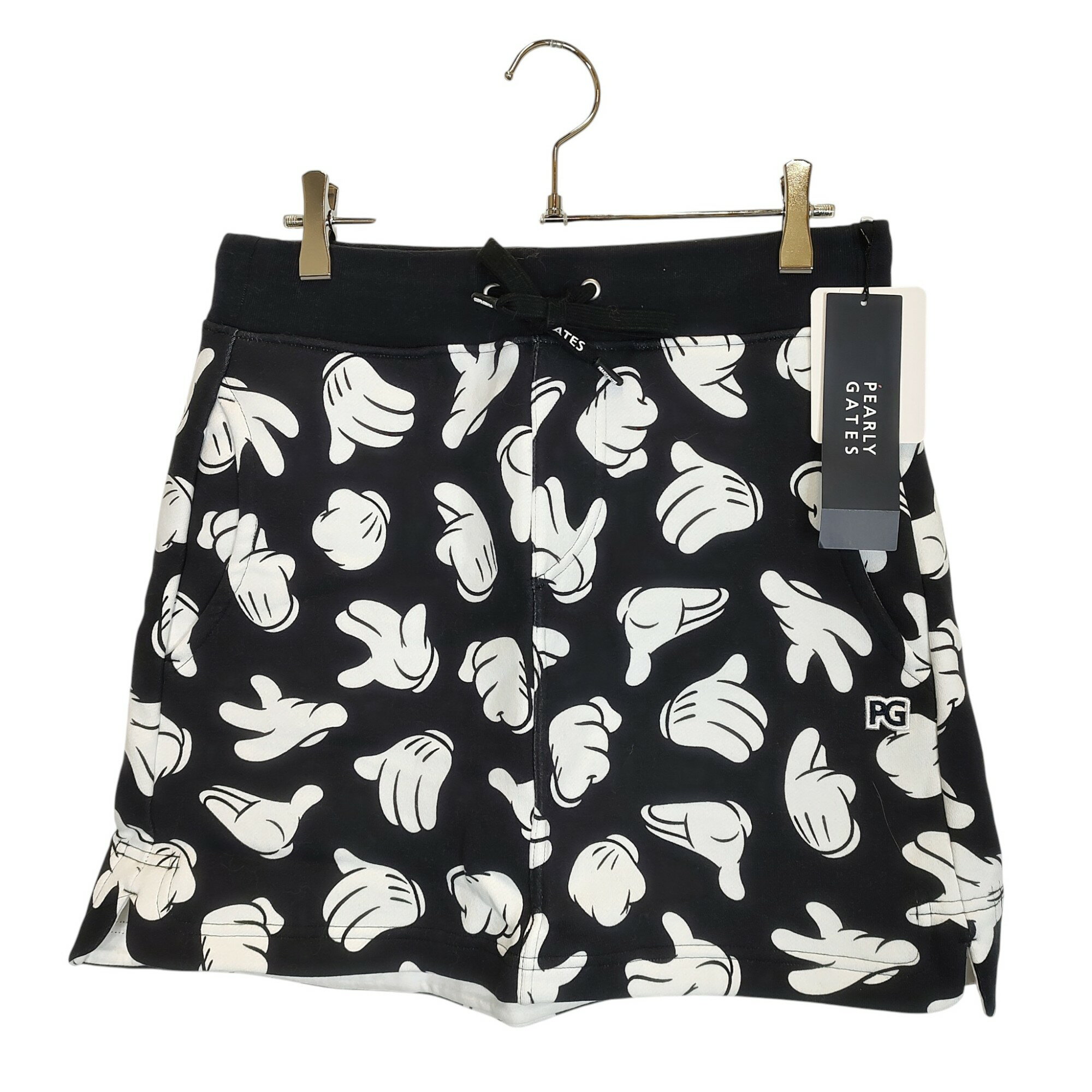 商品状態 コンディションランク コンディション詳細 商品コード ITYZT8CDX128 ブランド PEARLY GATES パーリーゲイツ ゴルフ アイテム名 × Disney ミッキー柄 スカート 対象 レディース カラー ブラック 商品型番 055-1234030 素材表記 画像参照 サイズ 1 実寸 実寸〈多少の誤差はご容赦ください〉ウエスト：70cmヒップ：47cm裾幅：55cm総丈：40cm 参考定価 28600円 付属品 画像に移っているものが全てになります。 取扱い店舗 発送に関して全国一律800円