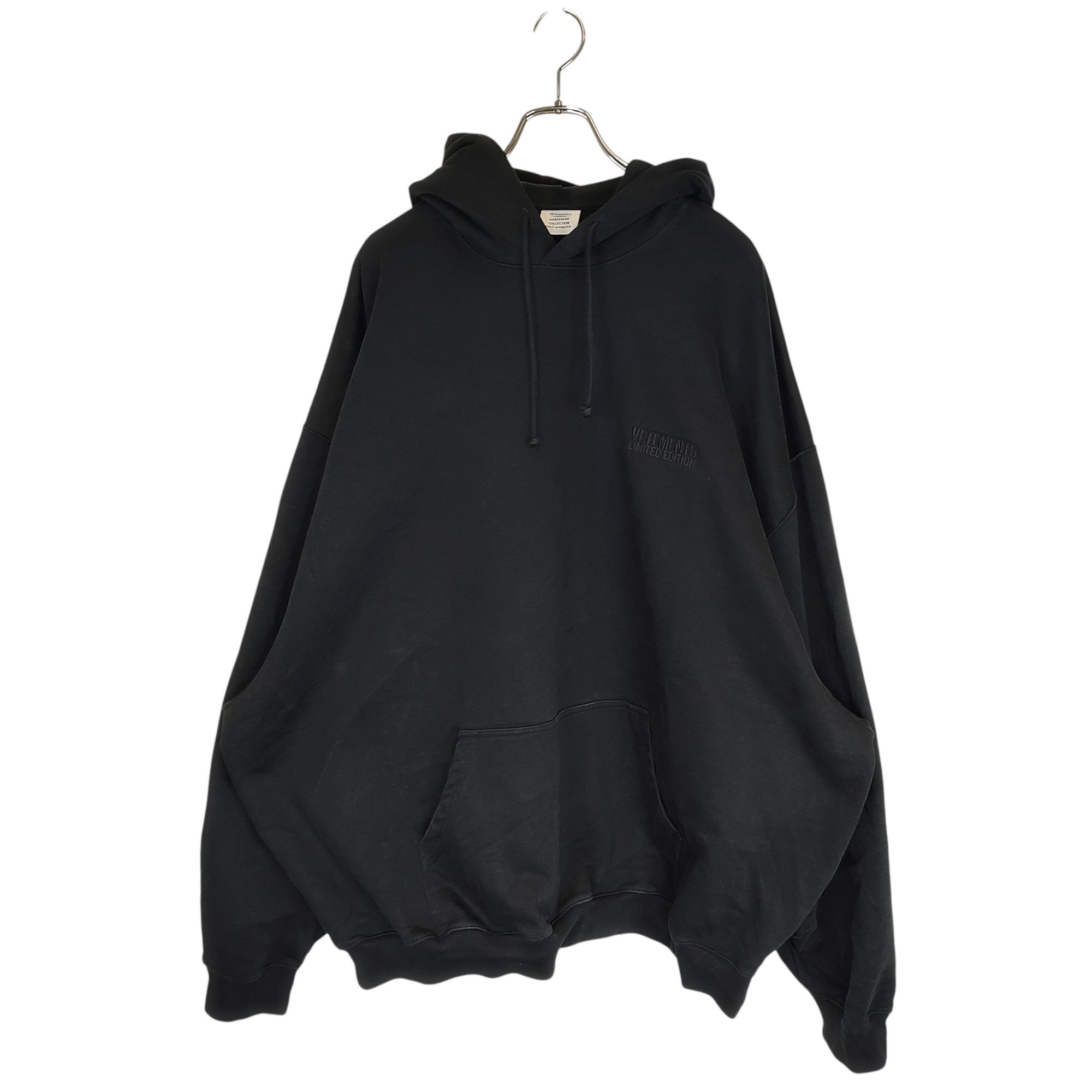 VETEMENTS パーカー ﻿ブラック S VETEMENTS ロゴ パーカー | ブラック | FARFETCH JP
