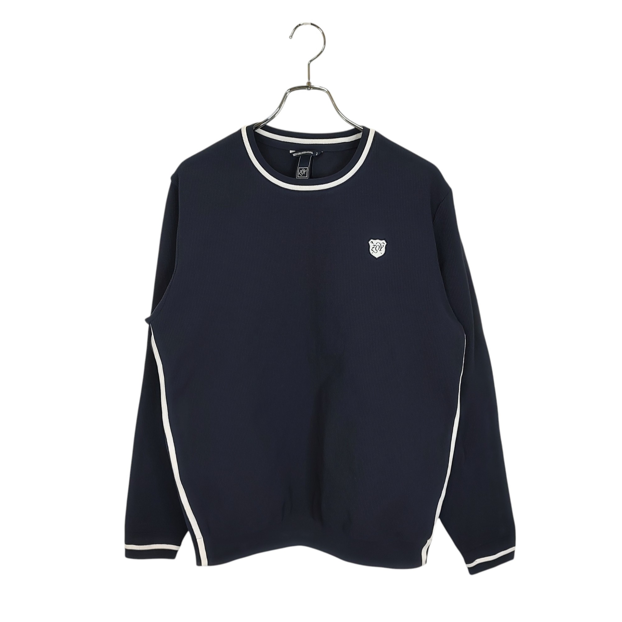 商品状態 コンディションランク コンディション詳細 商品コード ITHUA8SSMC8Y ブランド DRESS CODE INTERNATIONAL ドレスコードインターナショナル ゴルフ アイテム名 Knit 長袖 ニット セーター 対象 メンズ カラー ネイビー 商品型番 071434700-0085 素材表記 画像参照 サイズ 1003 実寸 実寸〈多少の誤差はご容赦ください〉 肩幅：44cm 身幅：57cm 着丈：66cm 袖丈：63cm 裄丈：cm 参考定価 円 付属品 画像に移っているものが全てになります。 取扱い店舗 発送に関して全国一律800円