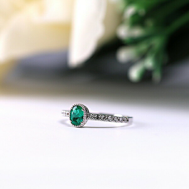 指輪 PT エメラルド&ダイヤモンドリング 0.3ct 0.18ct ミル打ち アンティーク 5月...