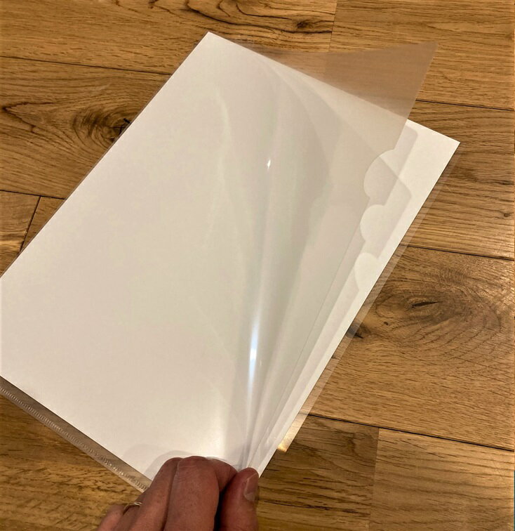 厚紙 213mm×300mm （A4サイズ用） 25枚 厚みは約0.6mm（450g　m2） 書類等の発送時の保護に。A4や角2封筒にぴったりのサイズです。工作等にもお使い頂けます。※カラーは表が白、裏がグレーです。 3