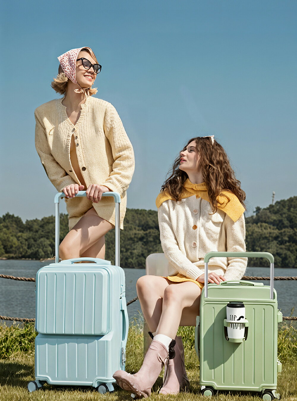 【2,000円OFFで5,680円～期間限定！】スーツケース 機内持ち込み フロントオープン 女子旅 人気 USBポート付き キャリーケース ワイドハンドル S/Mサイズ 修学旅行 静音 軽量 ダブルキャスター カップホルダー付 キャリーバッグ 大容量 1年保証