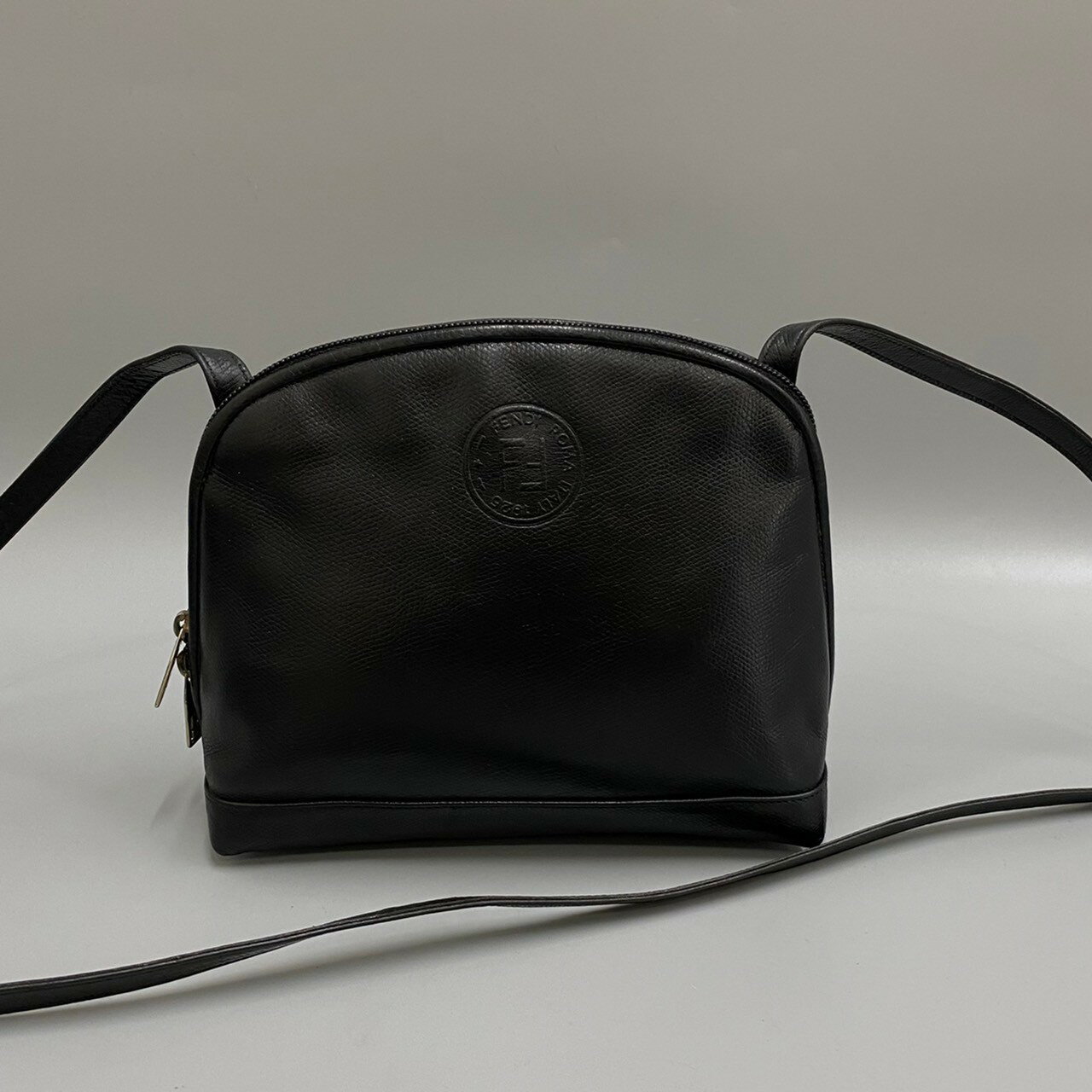 楽天市場】fendi 黒 ショルダーバッグの通販 楽天市場】fendi 黒 ショルダーバッグの通販